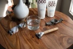 Bulldog Sensitive Bamboo Razor And Spare -Produits De Soins bulldog sensitive bamboo razor and spare rasoir tetes de rechange 2