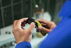 Philips OneBlade QP2724/30 -Produits De Soins philips oneblade qp2724 30 tondeuse barbe 3